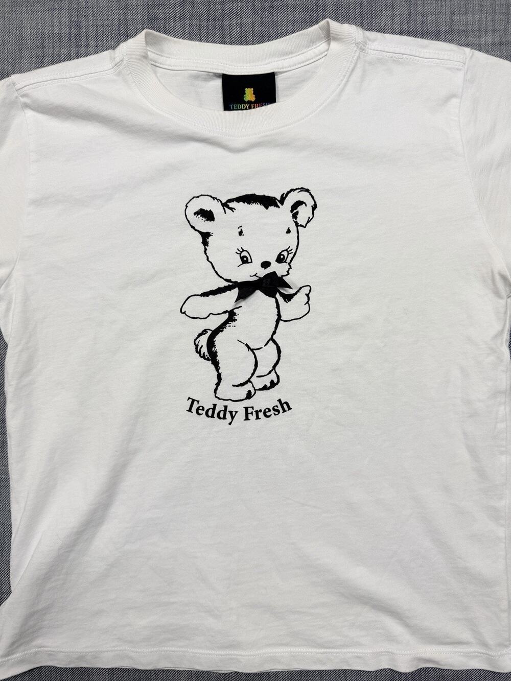 Teddy Fresh White Graphic T-Shirt Vintage Bear Bow Logo Cotton Top Size Medium M
